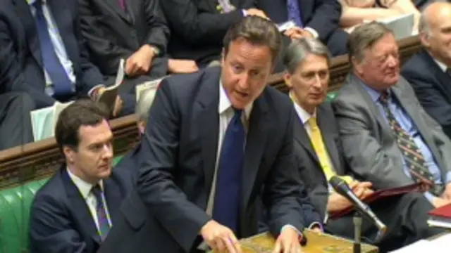 آقای کامرون وعده داده است که تحقیقات گسترده‌تری در ارتباط با رسوایی شنود تلفنی در بریتانیا انجام شود 