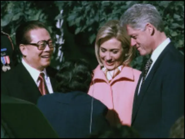 Ông Giang Trạch Dân và hai vợ chồng Tổng thống Clinton trong chuyến thăm đến Washington năm 1997