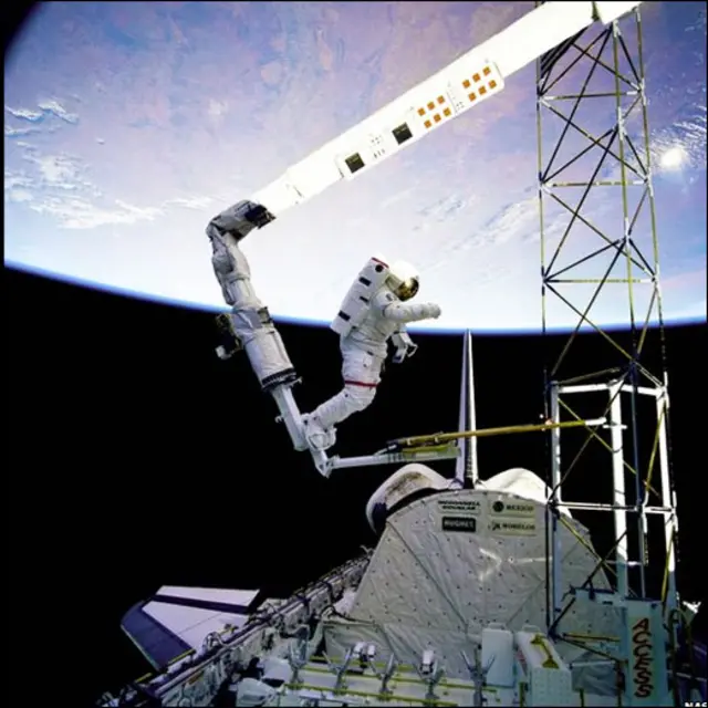 اس شٹل کے مشنز کے دوران اس سے کئی شاندار تصاویر بھی لی گئیں۔