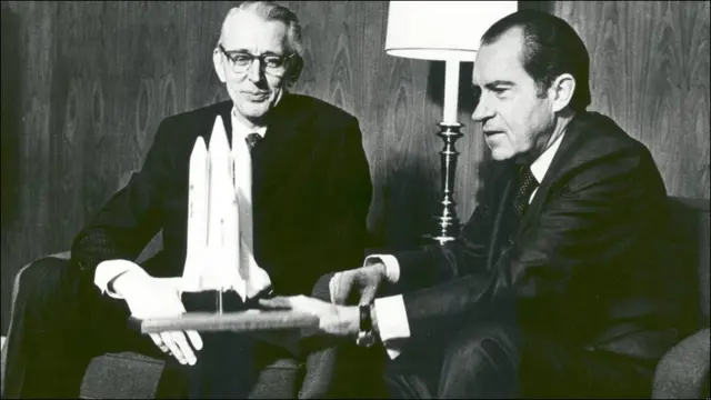 امریکی صدر رچرڈ نکسن نے اس پروگرام کا اعلان کیا تھا۔ 