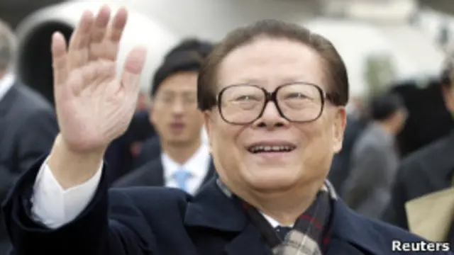 江澤民（2002年檔案照片）