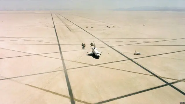 Шаттл "Колумбия" готовится к старту с космического центра Кеннеди