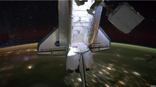 Пристыковка шаттла "Индевор" к МКС