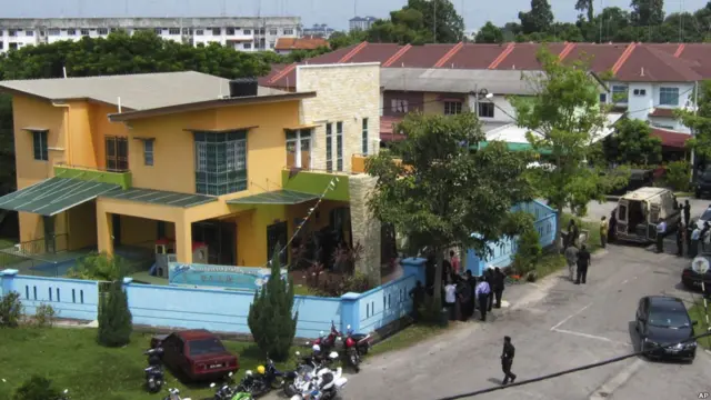 Polisi mengepung TK di Muar, Johor, Malaysia yang diduduki penyandera.