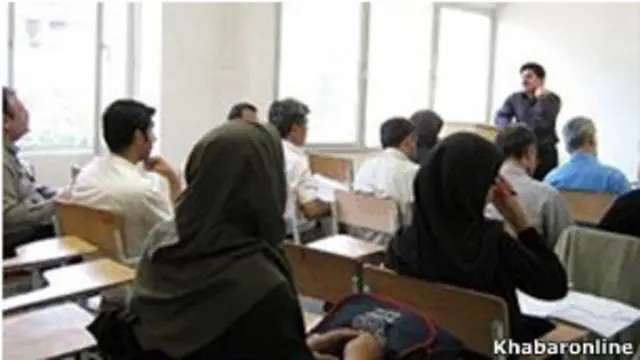 بازار خرید و فروش مقالههای علمی با گسترش سریع آموزش عالی در مقاطع تحصیلات تکمیلی روز به روز بیشتر نیز میشود.