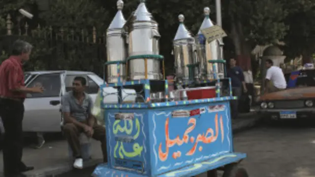 Tuy nhiên, một bộ phận dân chúng không muốn kéo dài tình trạng biểu tình mà muốn được trở lại đời sống bình thường.