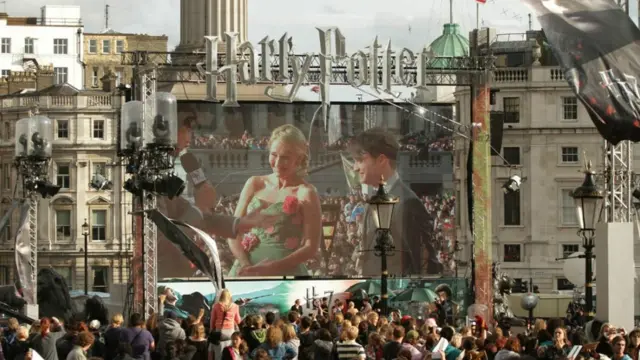 إل- آر روبرت غرينت وإيما واتسون