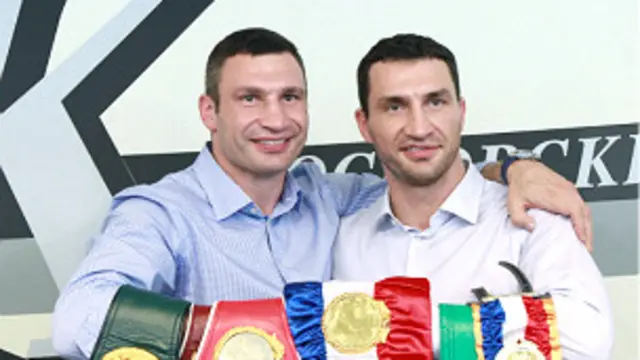 Ака-ука Кличколар профессионал бокснинг оғир вазнида етакчи ҳисобланади.