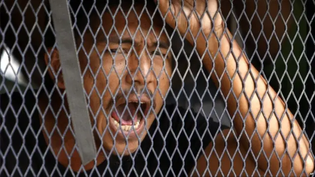 Aktivisi Malaysia ditahan di mobil polisi