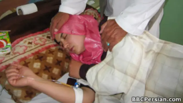 این دختران هر از چند ساعت یا دقیقه دچار حمله شدید می شوند.