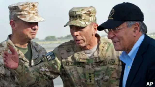 Panetta y Petraeus