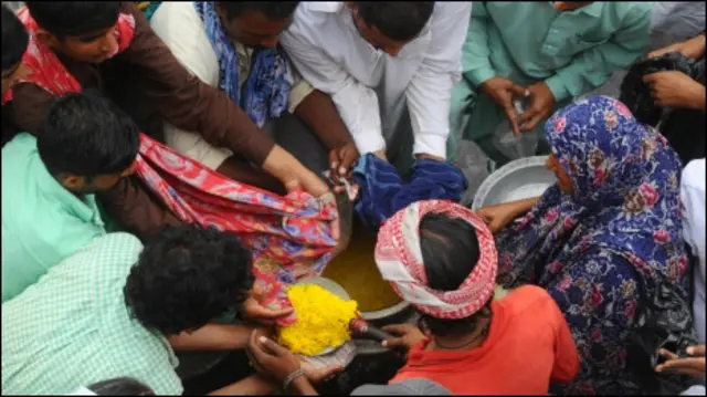 لوگ زیادہ، کھانا کافی