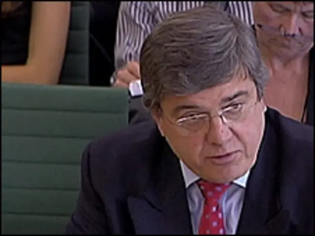 संसद की आंतरिक मामलों की एक समिति के सामने पुलिस अधिकारियों से पूछताछ