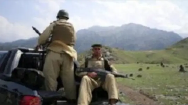 سکیورٹی چیک پوسٹیں شدت پسندوں کی حملوں کی ضد میں رہے ہیں