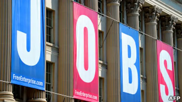 الارقام الاخيرة تشير الى تحسن طفيف في قوة العمل الامريكية