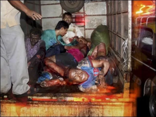 धमाके की तस्वीरें