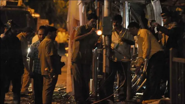 وزیر داخلہ پی چدمبرام نے انھیں دہشت گردی کی واردات قرار دیا ہے۔ 