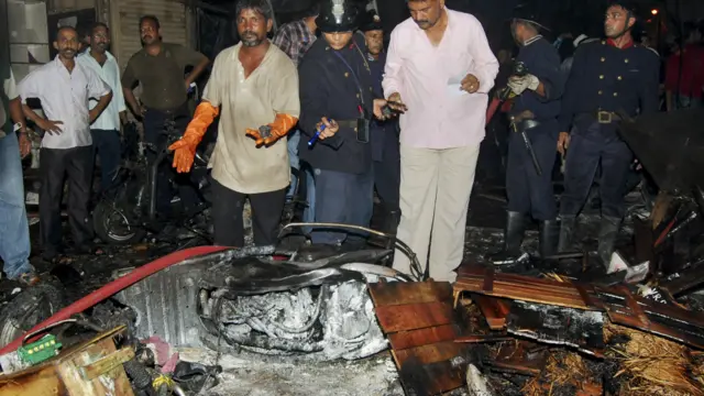 Ledakan meninggalkan kerusakan parah