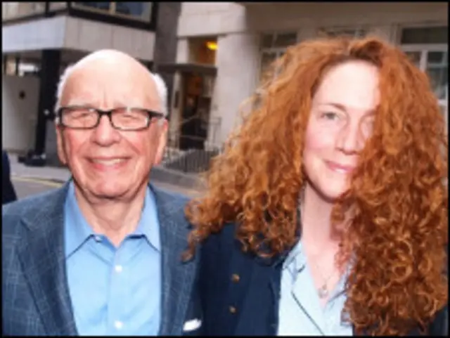 मर्डोक के साथ अख़बार की पूर्व संपादक रेबेका ब्रुक्स भी पेश होंगी.