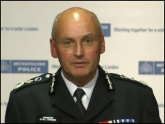 Sir Paul Stephenson bị phê phán