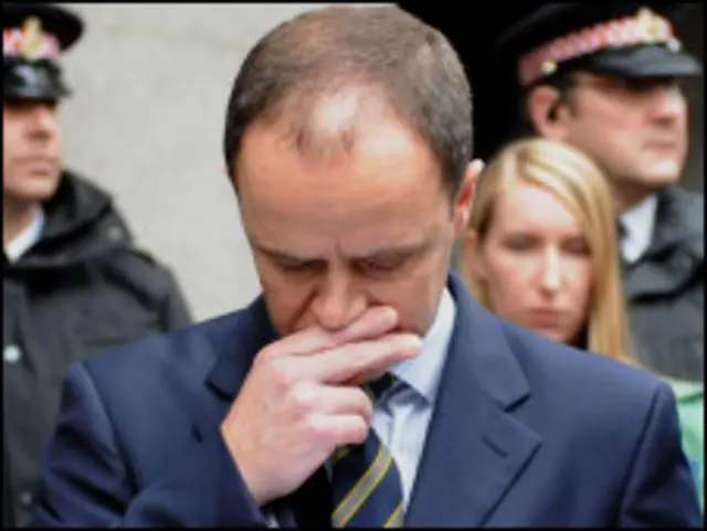 Ông John Yates từ chức hôm thứ Hai 18/07