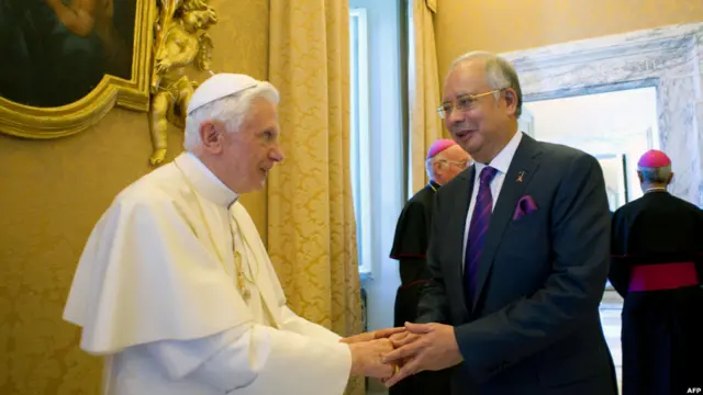 Paus Benekditus XVI bersama PM Malaysia Najib Razak