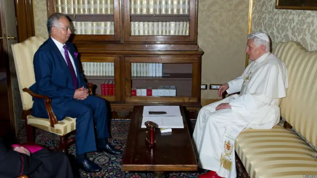 Paus Benekditus XVI bersama PM Malaysia Najib Razak