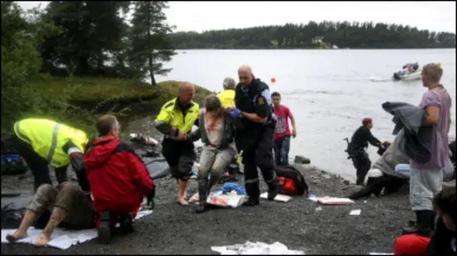 Один чоловік розстріляв щонайменше 84 людини на острові Утоя поблизу Осло. За кілька годин після вибухів в столиці.