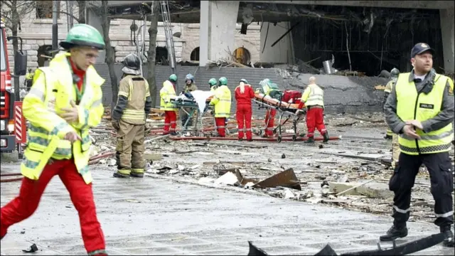 Рятувальники на місці вибуху