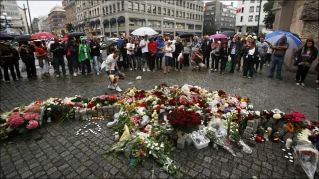 ناروے کے دارالحکومت اوسلو کے مرکز میں ہونے والے بم دھماکے کے عینی شاہدین کے مطابق دھماکے کے بعد مکمل طور پر افراتفری کا عالم تھا۔