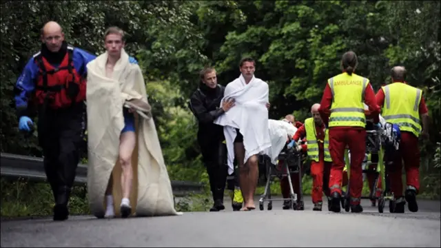 ناروے کی پولیس کا کہنا ہے کہ اوسلو کے شمال میں ایک جزیرے یٹویا میں حکمران جماعت لیبر پارٹی سے وابستہ نوجوانوں کے ایک تربیتی کیمپ میں فائرنگ کے واقعے میں ایک شخص کو گرفتار کر لیا گیا ہے۔