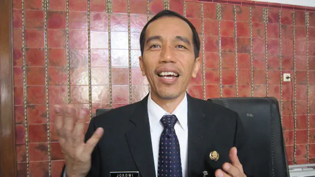 Gubernur DKI Joko Widodo menerapkan kebijakan tanggap darurat di wilayahnya.