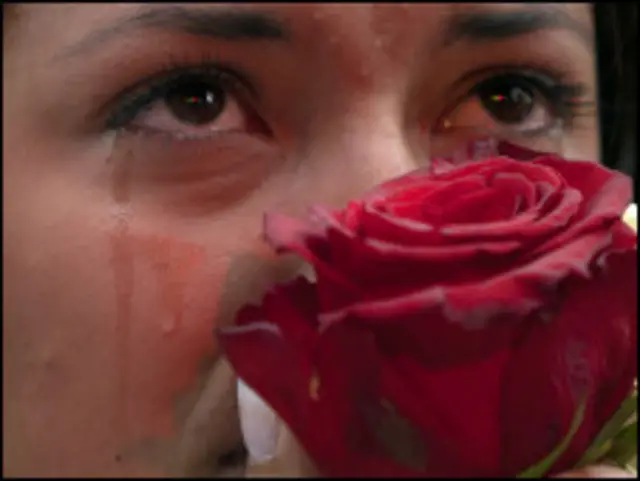 ڈھائی لاکھ کے قریب افراد اوسلو کی سڑکوں پر مرنے والوں کے سوگ میں جمع ہوئے