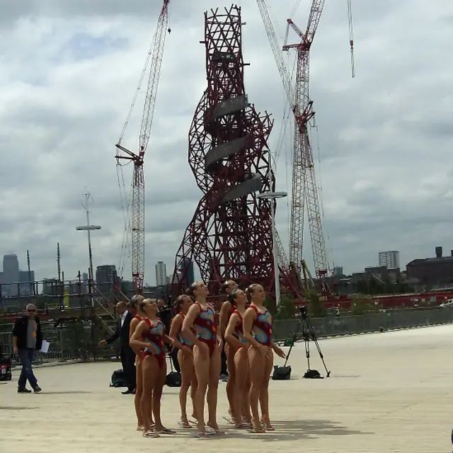 Atlit renang sinkronisasi