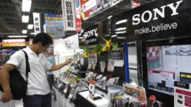 Aneka produk Sony bersaing di pasar elektronika, game dan hiburan dunia 