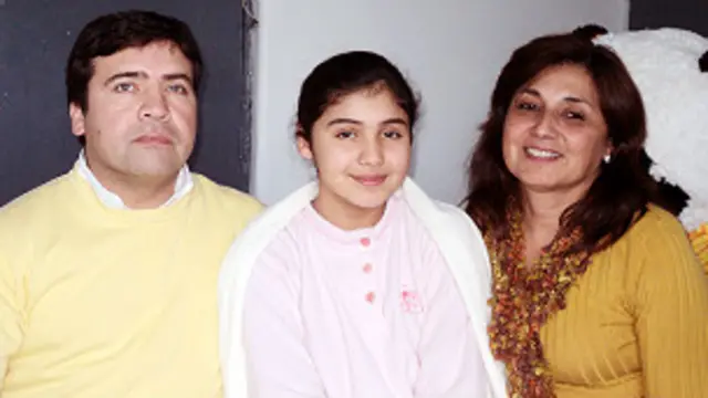 Ayleen Cereceda y sus padres