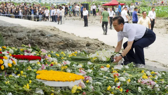 Поминки жертв катастрофы в Китае