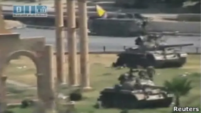 Tank militer di Hama