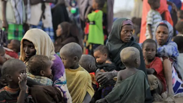 نقل مکانی کرنے والے لاکھوں افراد نے خوراک کی تلاش میں کیمپوں کا رخ کیا: رپورٹ