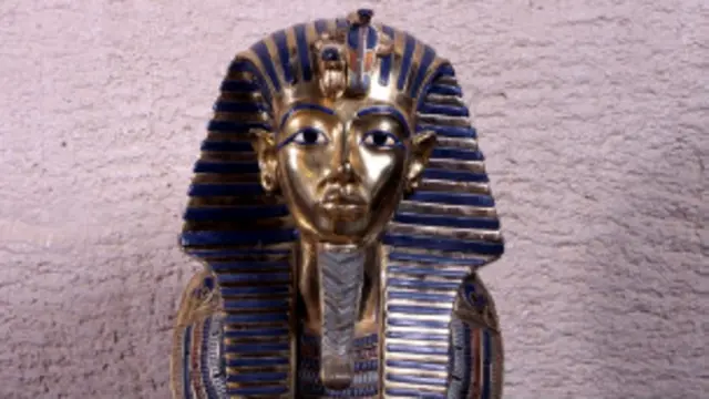 Маска Тутанхамона