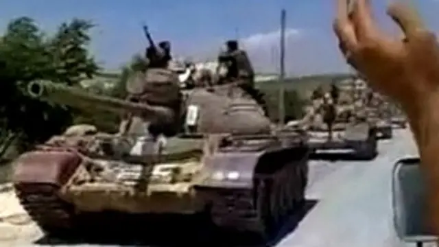 Tank tentara Suriah memasuki Hama