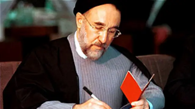 در این بیانیه از آقای خاتمی خواسته شده اندازه نگه دارند و در حس درونی و بیان بیرونی خود مصالح ملک و ملت را بیشتر در نظر داشته باشد