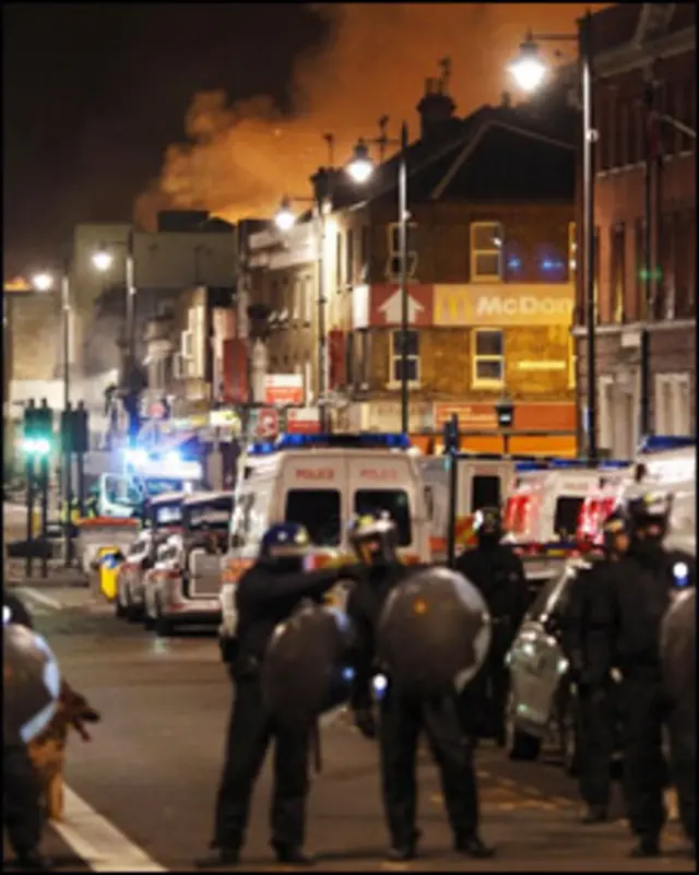 جمعرات کو پولیس فائرنگ سے ہلاک ہونے والے 29 سالہ مارک ڈگن چار بچوں کے والد تھے