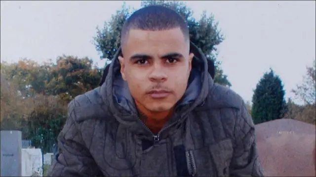 تین روز قبل شمالی لندن کے علاقے ٹوٹنھیم میں پولیس کی فائرنگ سے ہلاک ہونے والے مارک ڈگن۔ 