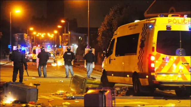 پولیس اور مظاہرین کے درمیان آنکھ مچولی کا سلسلہ لندن سے شروع ہو کر ٹاکس ٹیتھ تک پھیل گیا۔