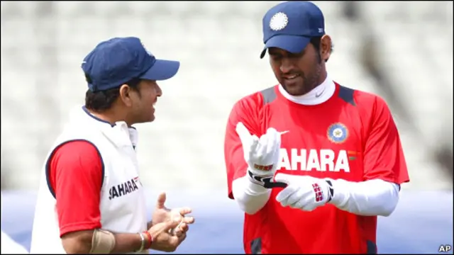 सचिन के आक्रामक खेल से ही धोनी को आक्रामक खिलाड़ी बनने की प्रेरणा मिली. 