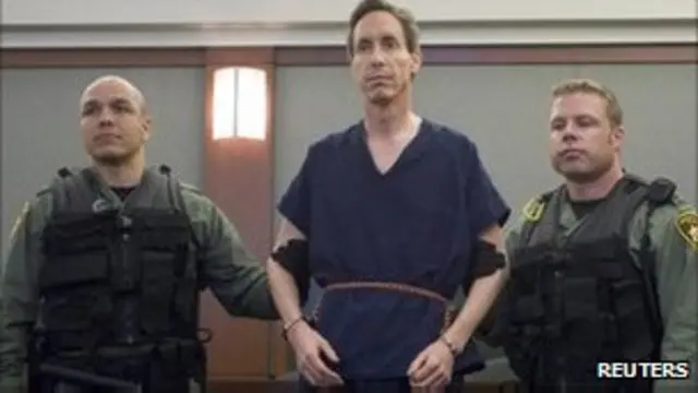 وارن جفز، فردی که بسیاری او را پیشوای مخوف یک فرقه شستشوی مغزی شده توصیف می کنند