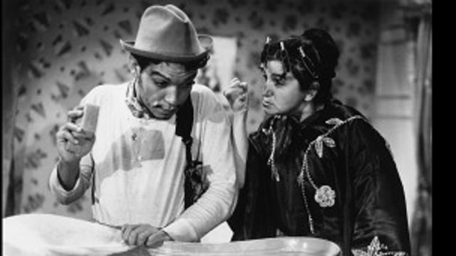 Escena de la película Ahí está el Detalle de Cantinflas