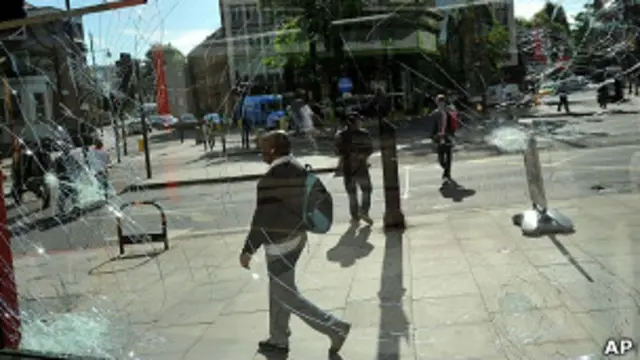 На утро после погромов в Брикстоне