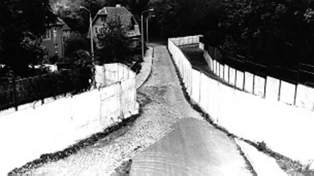 شمار زیادی از مردم آلمان شرقی حین عبور از دیوار دستگیر یا کشته شدند